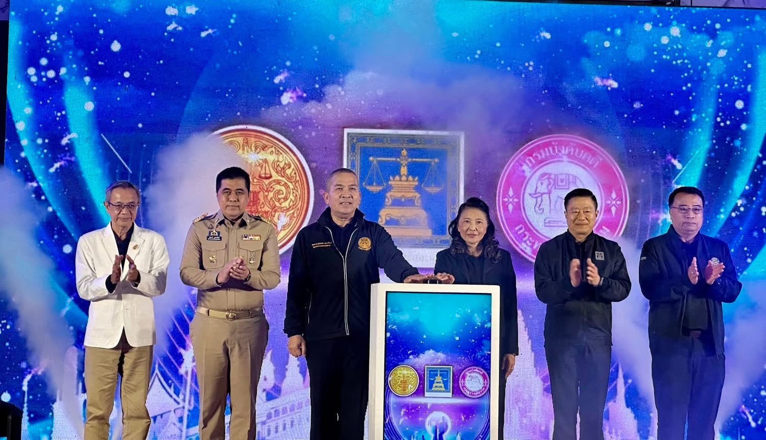 รัฐมนตรีว่าการกระทรวงยุติธรรม เป็นประธานเปิดงาน "มหกรรมแก้หนี้สินครัวเรือนและยุติธรรมพบประชาชน ปี 2569" ตั้งเป้าไกล่เกลี่ยลูกหนี้กว่า 4 หมื่นราย ทุนทรัพย์รวมกว่า 8,000 ล้านบาท