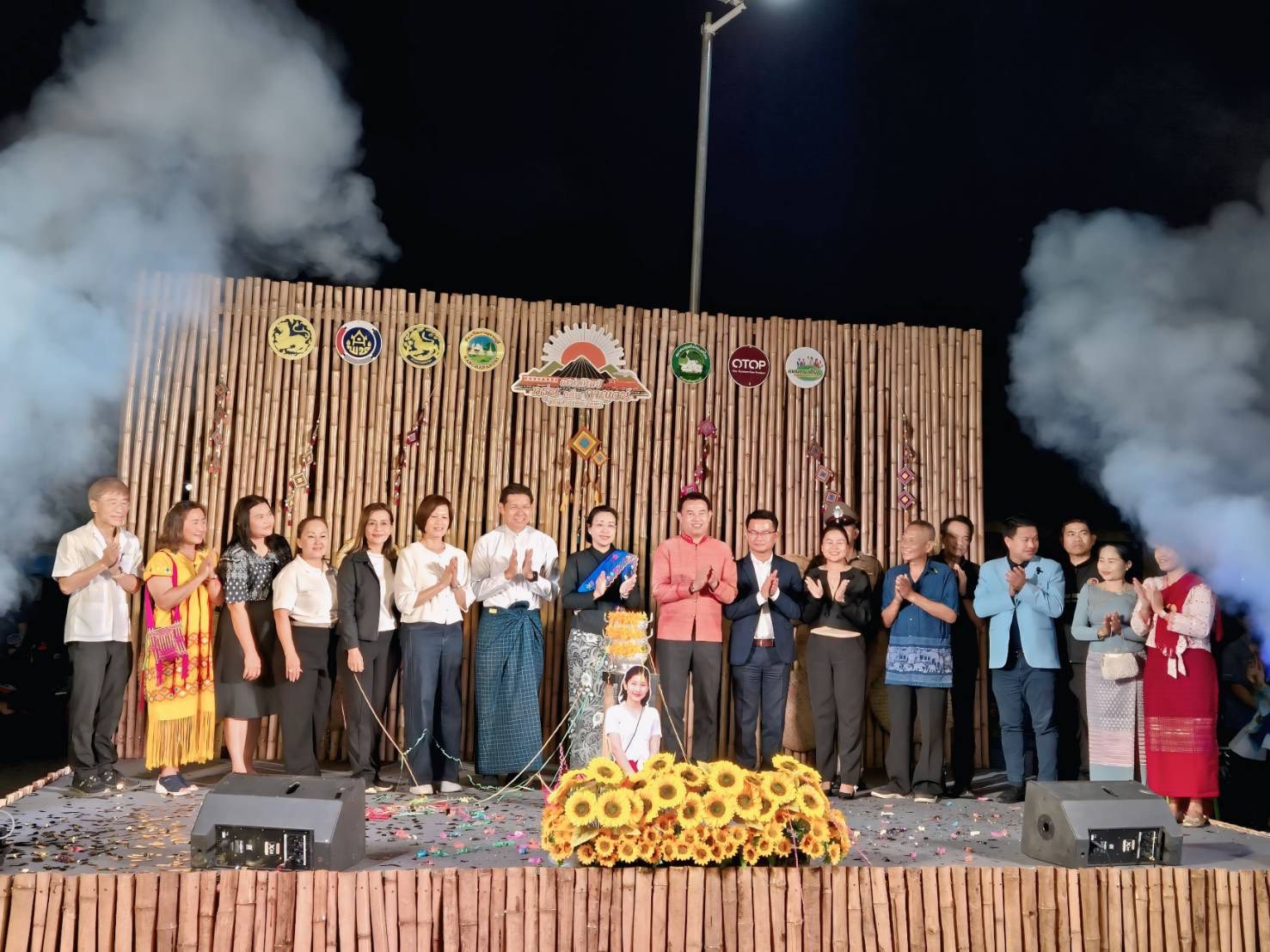 จังหวัดกาญจนบุรี จัดงานมหกรรมแสดงและจำหน่ายผลิตภัณฑ์ชุมชน &ldquo;กรุ่น กลิ่น กาญจน์ แดนสวรรค์ตะวันตก&rdquo; ครั้งที่ 2 ส่งเสริมสินค้า OTOP งานหัตถกรรม และการท่องเที่ยวเชิงวัฒนธรรม สร้างรายได้ กระตุ้นเศรษฐกิจฐานรากอย่างยั่งยืน