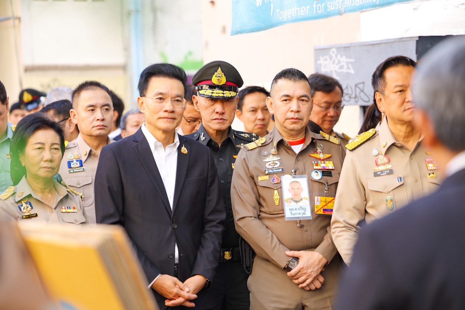 ราชเลขานุการในพระองค์พระบาทสมเด็จพระเจ้าอยู่หัว พร้อม นายกรัฐมนตรี และหน่วยงานที่เกี่ยวข้อง ลงพื้นที่ติดตามโครงการพัฒนาคูคลองในเกาะรัตนโกสินทร์ และคลองแสนแสบ