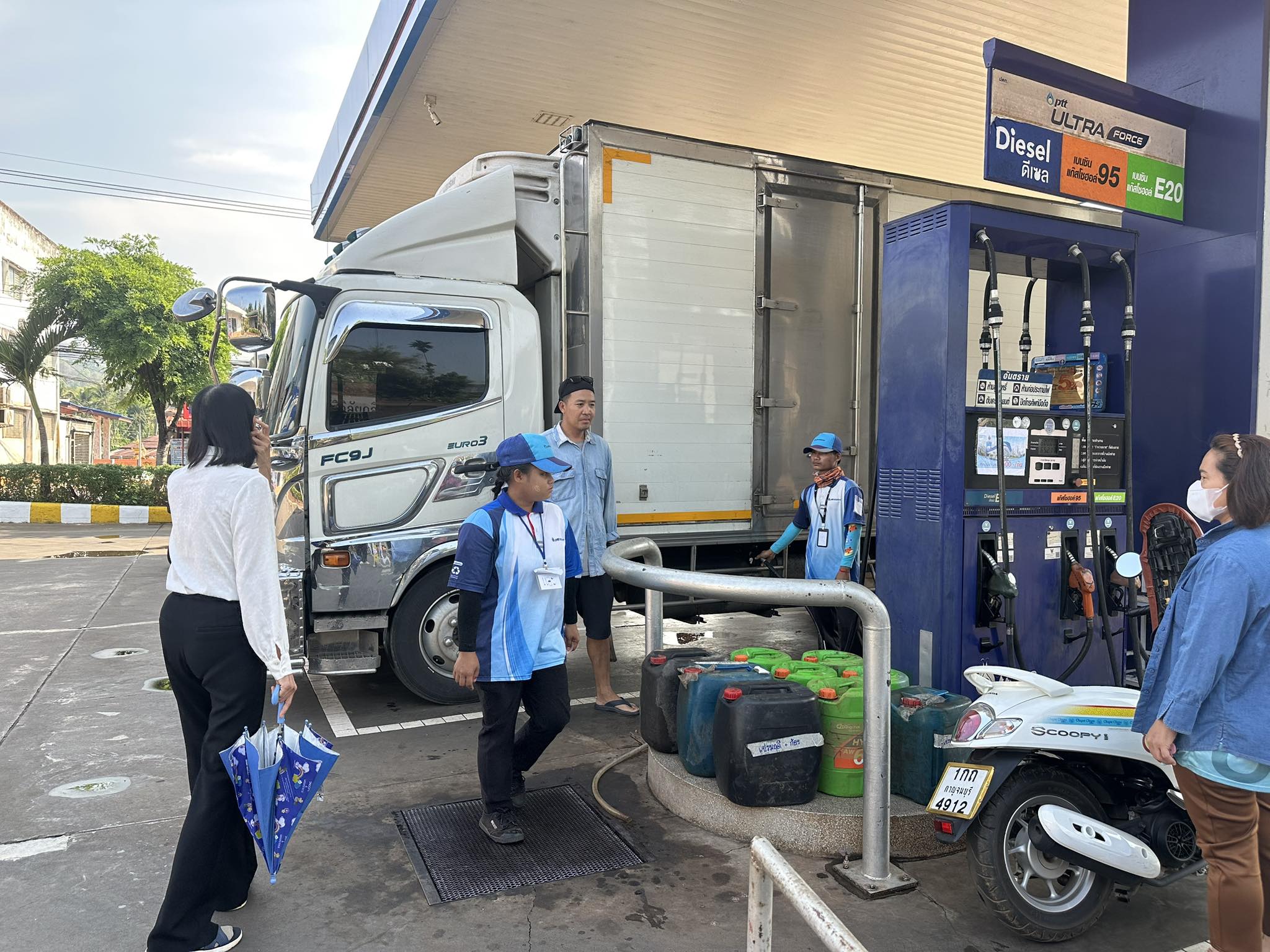 ประกาศแจ้ง ปตท.ในตลาดทองผาภูมิ ทองผาภูมิ ดีเซล แก๊สโซฮอล์ 95 ลงแล้วจ้าา สดๆร้อนๆ มีจำหน่ายทุกชนิด