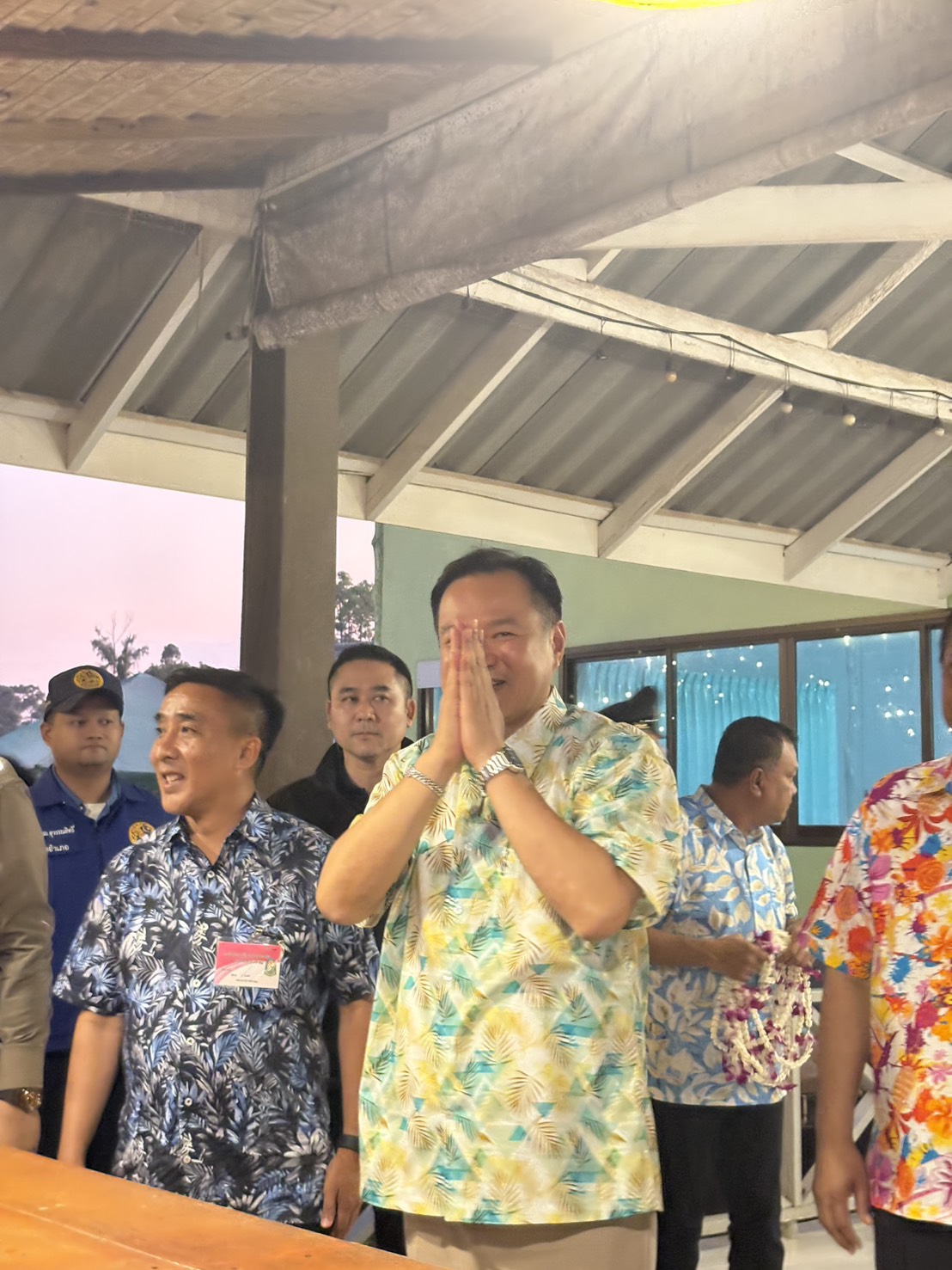 นายกฯ อนุทิน เปิดงานสงกรานต์วันไหลบางเบิด จ.ชุมพร ปี 69 ยกคำกล่าวรองฯ ศุภจี &nbsp;"ประเทศไทยนั้น มีสถานที่ท่องเที่ยวที่พร้อมให้เราไปเยือนได้ทั้งปีจริง ๆ" พร้อมฝากชาวชุมพรร่วมกันรักษา "ต้นทุนทางวัฒนธรรม" ซึ่งจะต่อยอดไปเป็นโอกาสในการทำมาหากินของคนในชุมชน