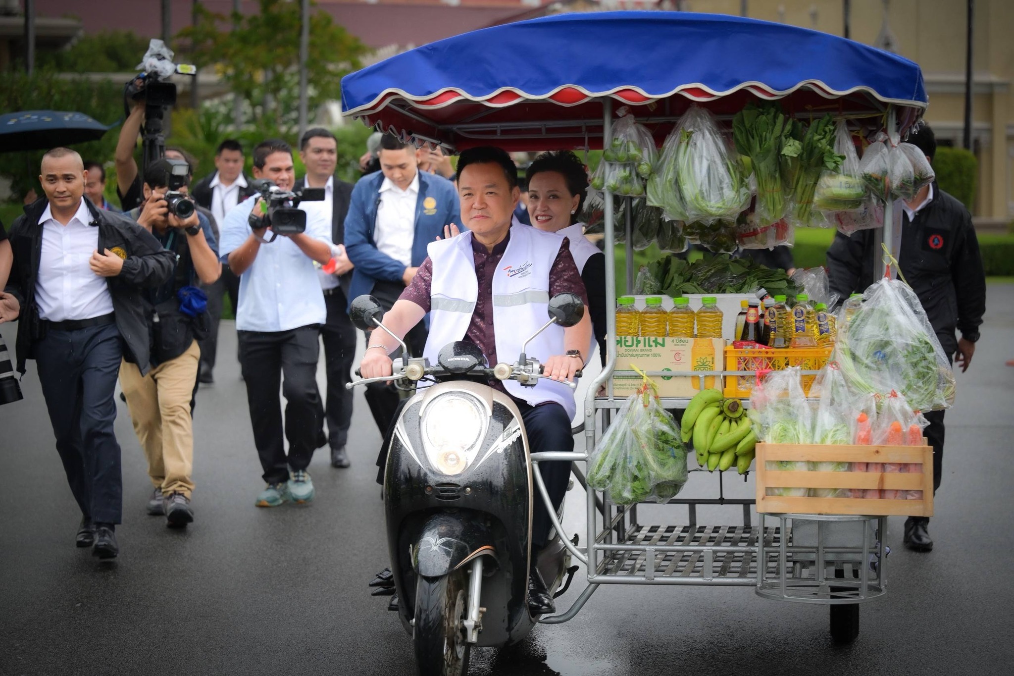 "นายกฯ อนุทิน" ควง "รองนายกฯ ศุภจี" Kick off "ไทยช่วยไทย ลดภาระค่าครองชีพ"