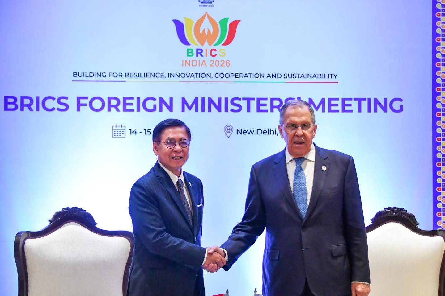 นายสีหศักดิ์ พวงเกตุแก้ว รองนายกรัฐมนตรีและรัฐมนตรีว่าการกระทรวงการต่างประเทศ พบหารือกับนายเซอร์เกย์ ลาฟรอฟ รัฐมนตรีว่าการกระทรวงการต่างประเทศสหพันธรัฐรัสเซีย ในห้วงการประชุมรัฐมนตรีต่างประเทศ BRICS และประเทศหุ้นส่วน ประจำปี 2569 ณ กรุงนิวเดลี