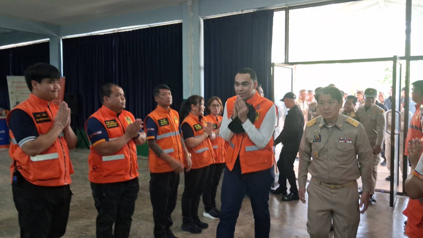 มท.3 มอบนโยบาย อปพร.-กู้ภัยจันทบุรี ยกระดับความพร้อมรับมือภัยพิบัติ เน้นบูรณาการทำงาน-ใช้เทคโนโลยีดูแลประชาชน