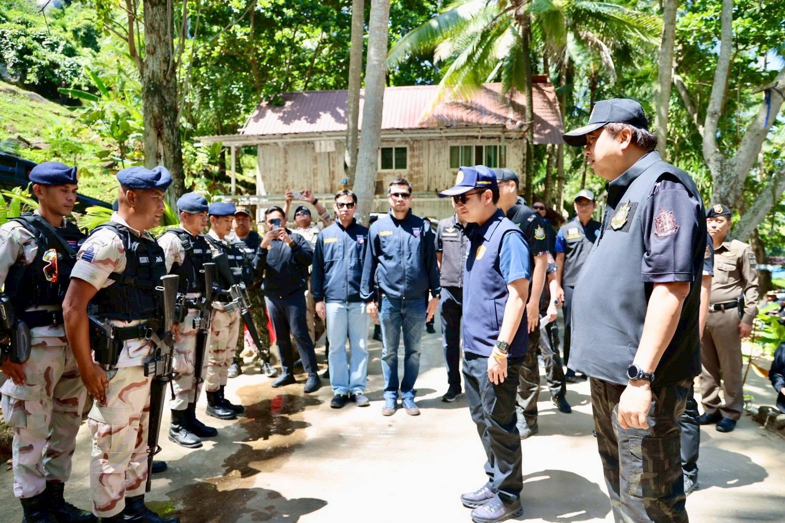 &ldquo;รมว.สุชาติ&rdquo; เปิดยุทธการทวงคืน &ldquo;หาดนุ้ย&rdquo; รื้อสิ่งปลูกสร้างรุกป่า 11 จุด ย้ำยึดคืนผืนป่า&ndash;ชายหาดให้ประชาชน