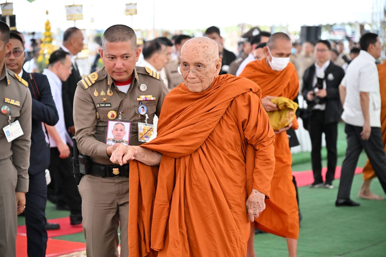 สมเด็จพระอริยวงศาคตญาณ สมเด็จพระสังฆราช สกลมหาสังฆปริณายก ทรงเป็นประธานสงฆ์ในการประกอบพิธีวางศิลาฤกษ์ "โครงการก่อสร้างอาคารตรวจรักษาและส่งเสริมสุขภาพ และอาคารฟื้นฟูสภาพ" ณ จังหวัดราชบุรี